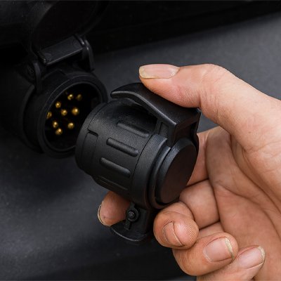 Adaptateur prise remorque etancheite renforcee