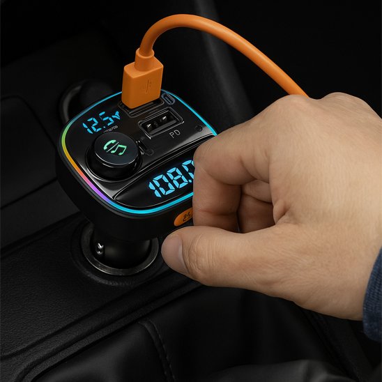 transmetteur FM Bluetooth recharge multi utilisateur