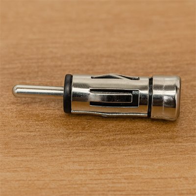 Adaptateur pour antenne autoradio alliage mettalique